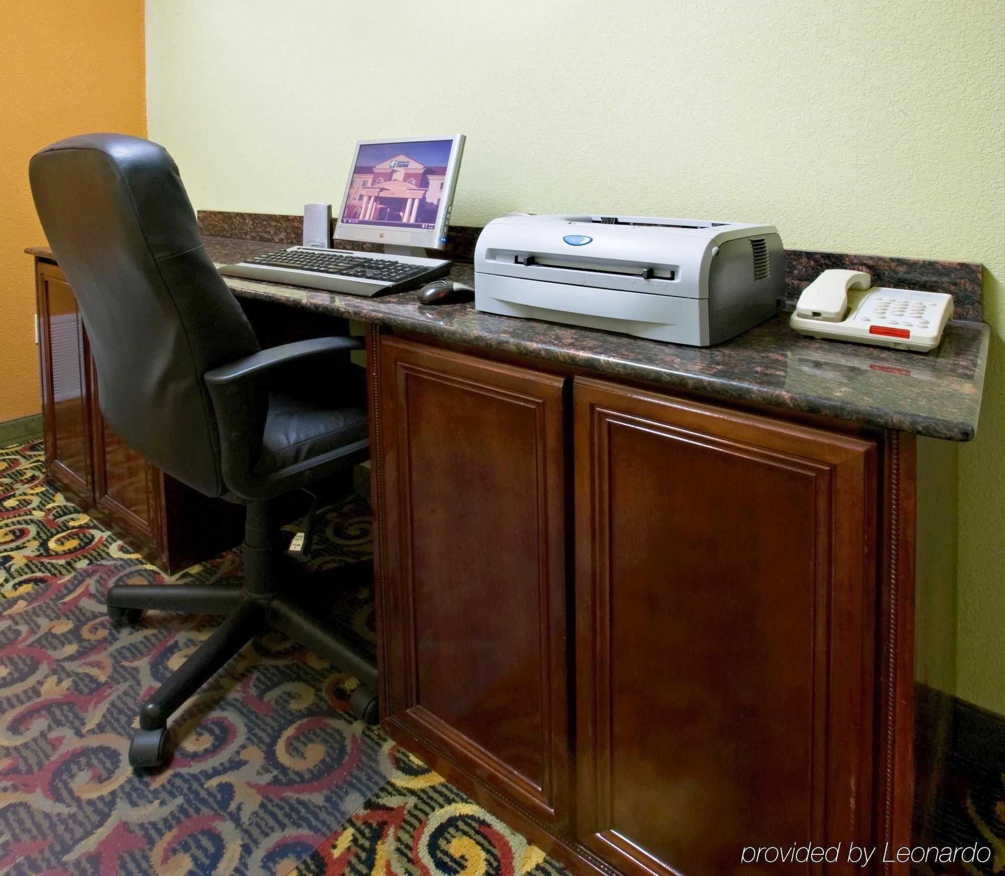Holiday Inn Express Hotel & Suites Amarillo East, An Ihg Hotel Facilities photo