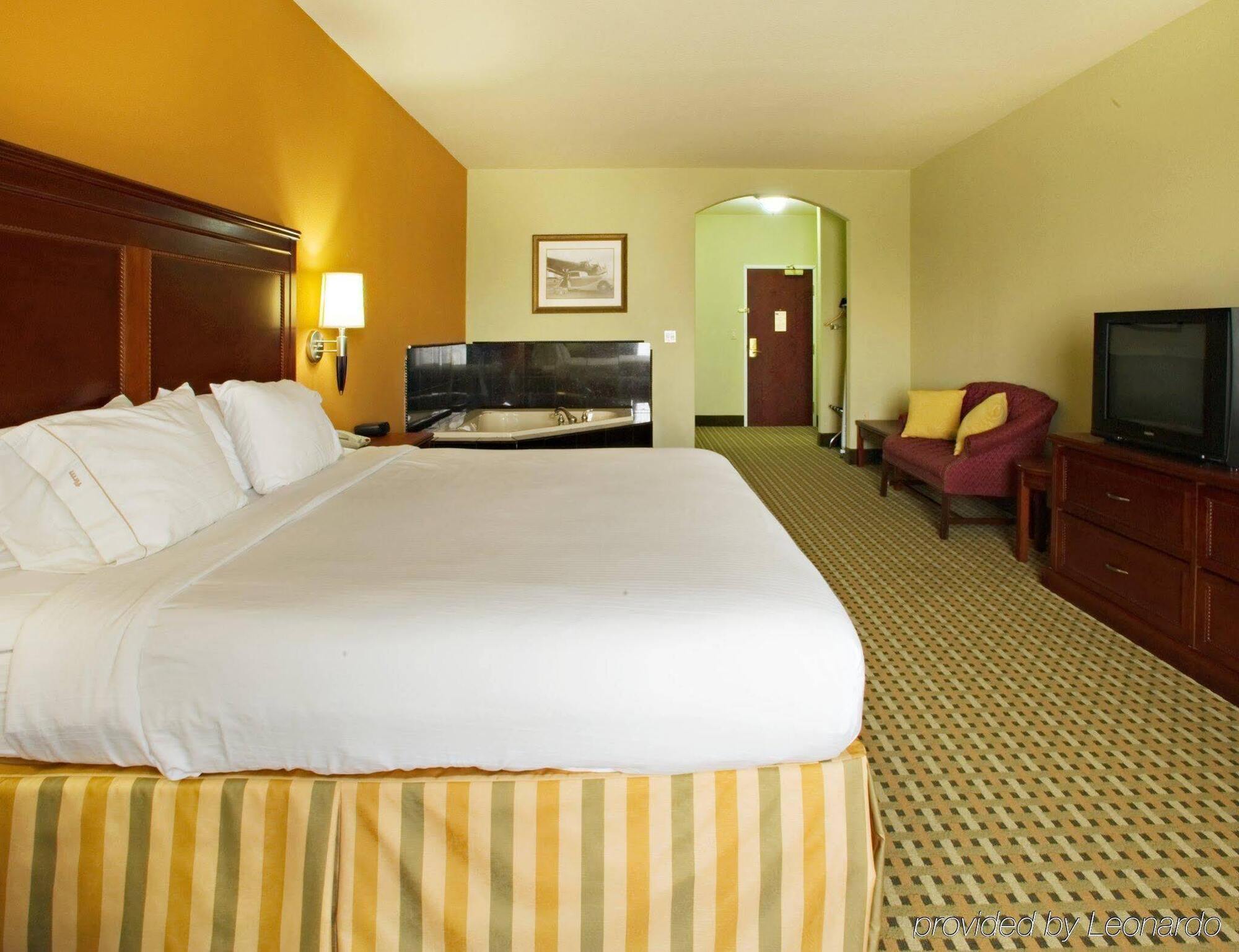 Holiday Inn Express Hotel & Suites Amarillo East, An Ihg Hotel Exterior photo